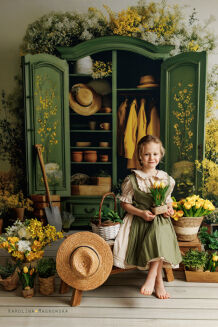 Spring photographic background with shelf t_4413 - 4