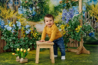 Fabric photographic backdrop from the Easter category, Child with stool